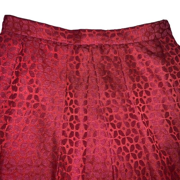 Hutch red textured with red flowers full skirt 10 - Picture 3 of 6